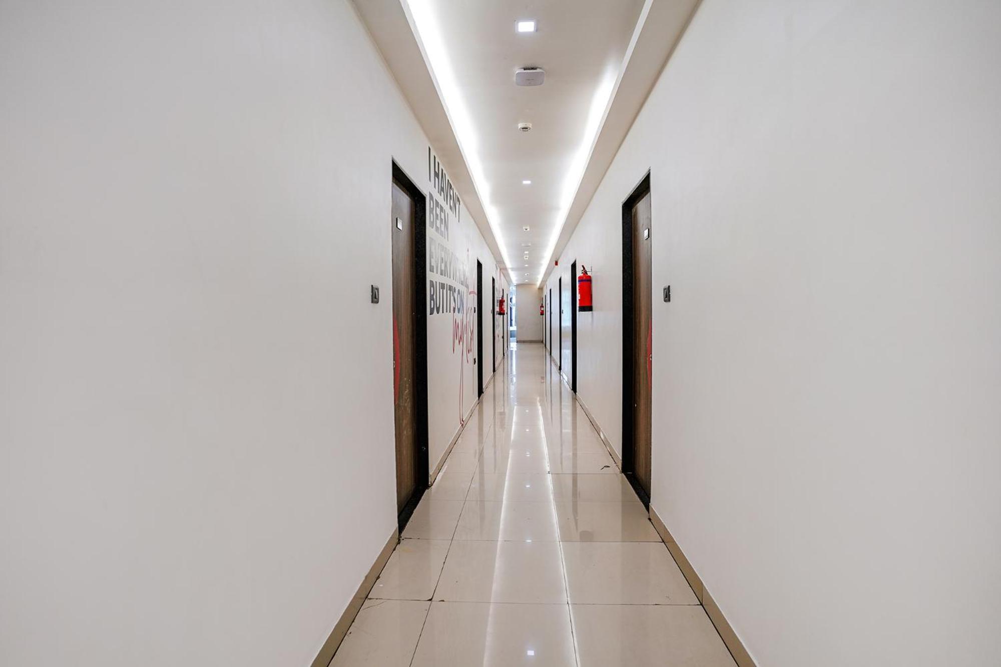 Fabhotel Lotus I Сурат Екстер'єр фото